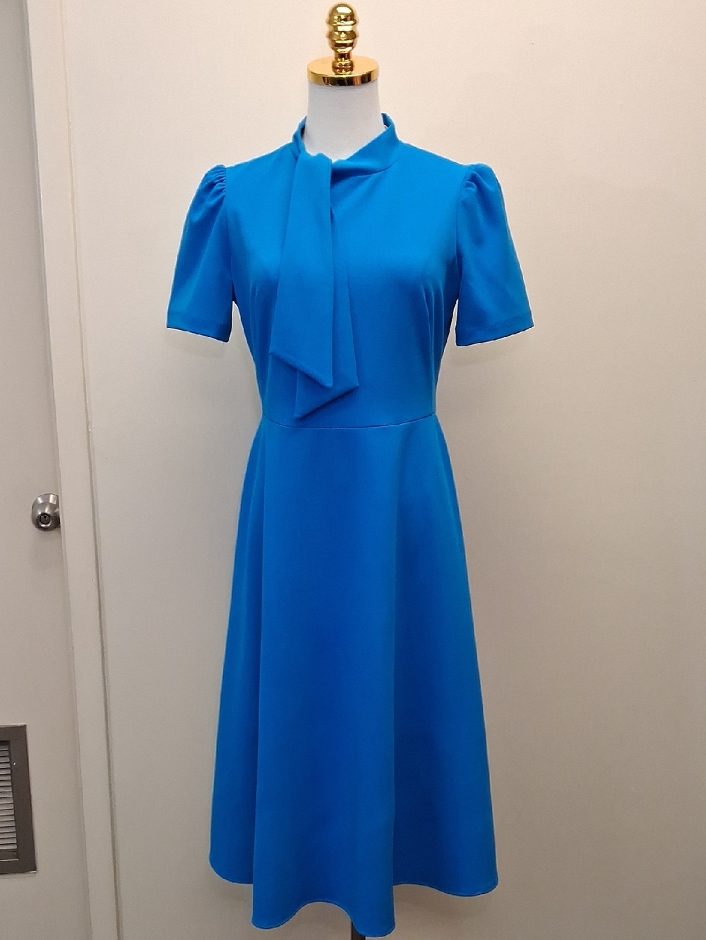 Ivy Blu Blue Tie Neck A-Line Midi Dress Size 4